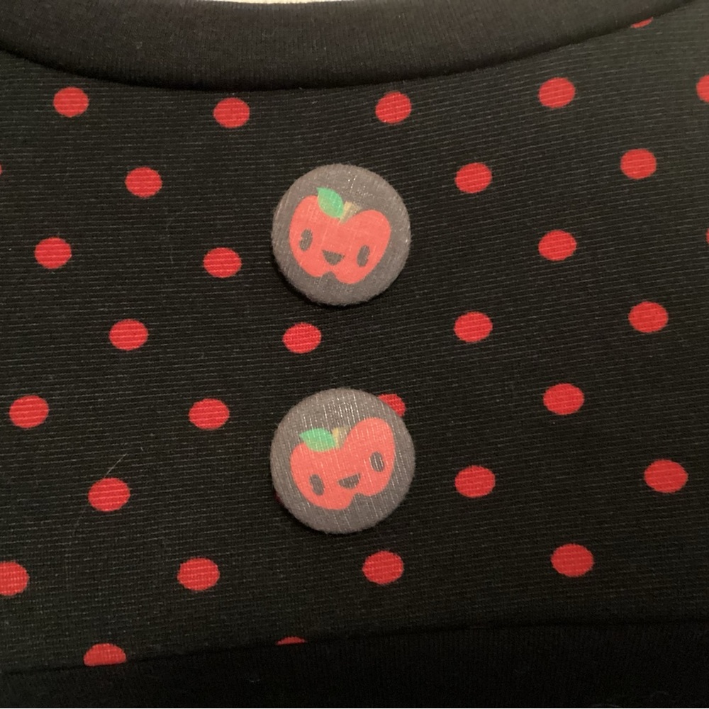 ModCloth Apple Top Size L - Picture 2 of 6